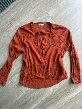 silence + noise Rust Tie-Front V-Neck Blouse